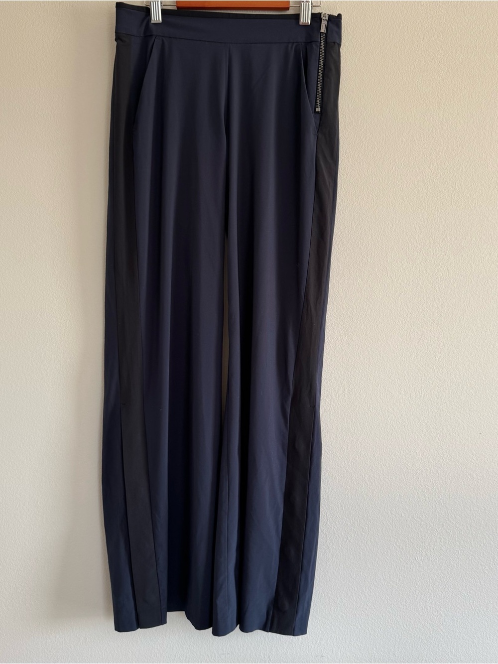 Athleta Gramercy Track Trouser 0 Navy Black Snap Side Wide Leg Pants travel